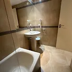 Luxurious Esmerald דירה *